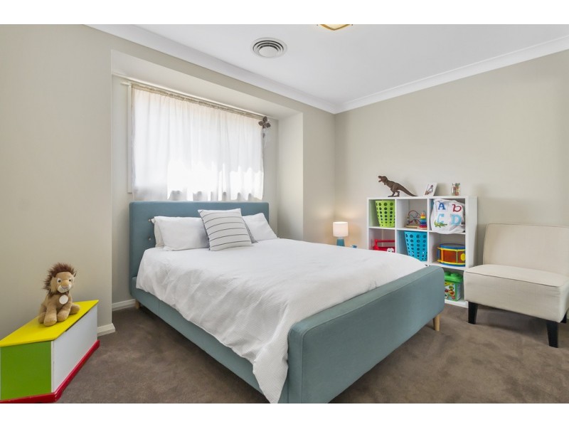 15 Broadbent Avenue, Middleton Grange NSW 2171