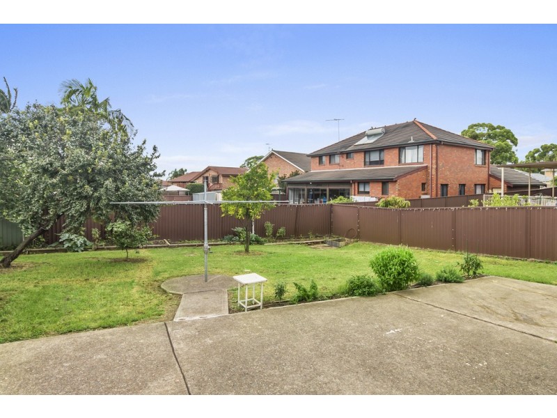 23 Opal Place, Bossley Park NSW 2176