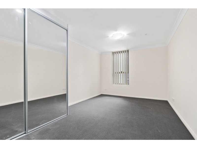 109/1 Browne Parade, Warwick Farm NSW 2170