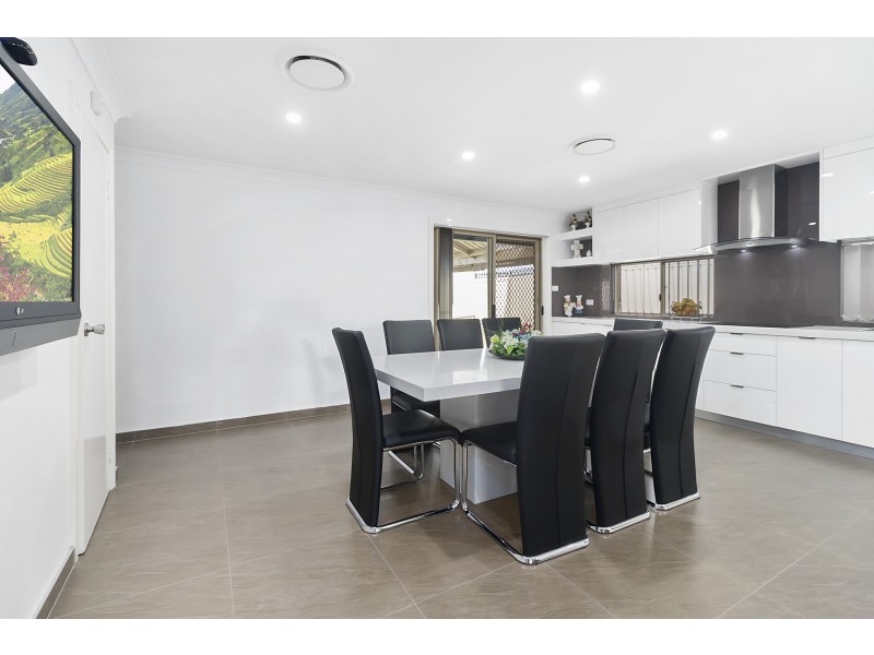 2/12 Sidney Place, Casula NSW 2170