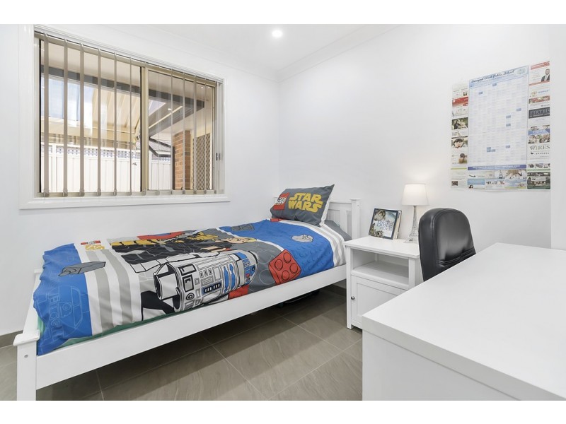 2/12 Sidney Place, Casula NSW 2170