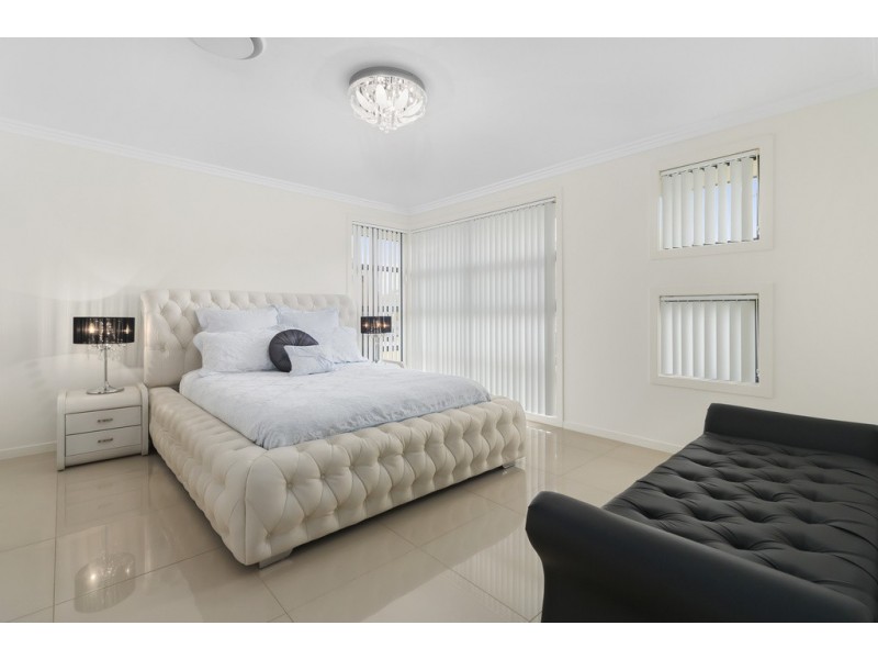 21 Stanley Avenue, Middleton Grange NSW 2171