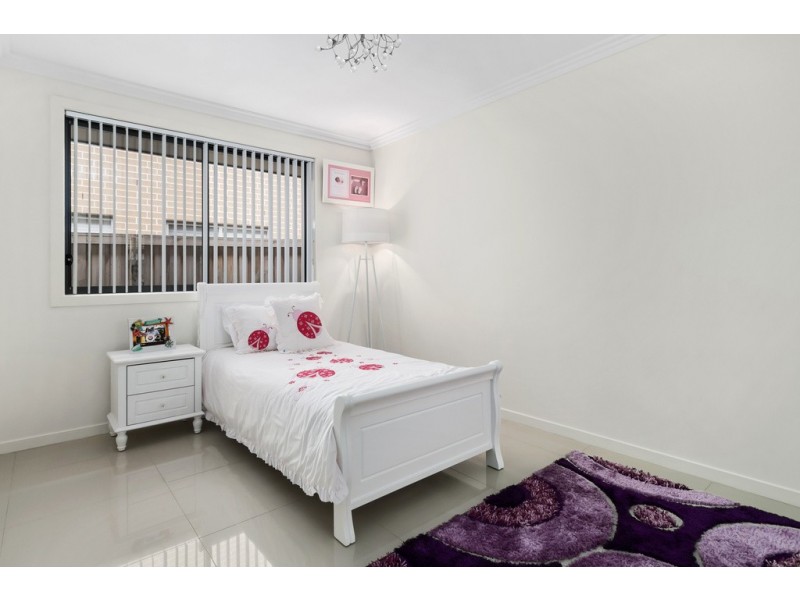 21 Stanley Avenue, Middleton Grange NSW 2171