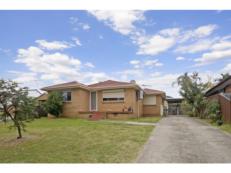 16 Taminga Street, Green Valley NSW 2168