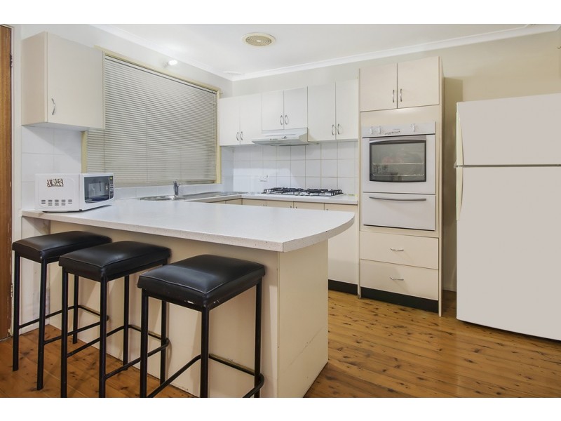 16 Taminga Street, Green Valley NSW 2168