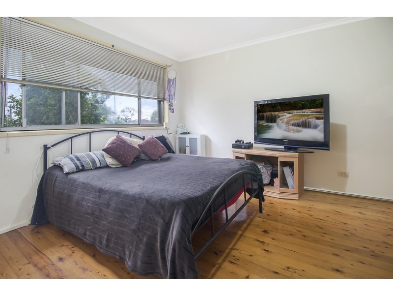 16 Taminga Street, Green Valley NSW 2168