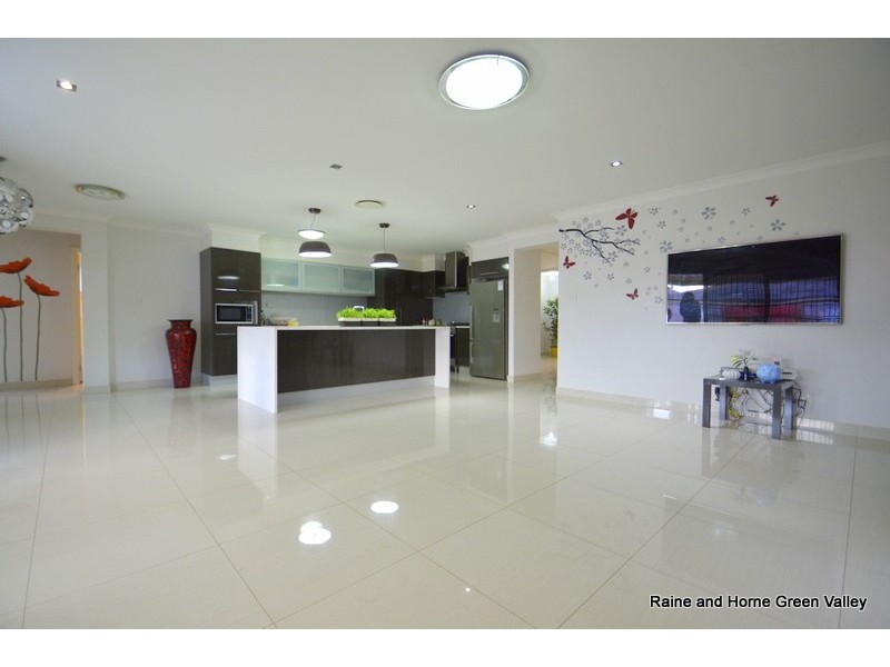 25 William Buckley Drive, Carnes Hill NSW 2171