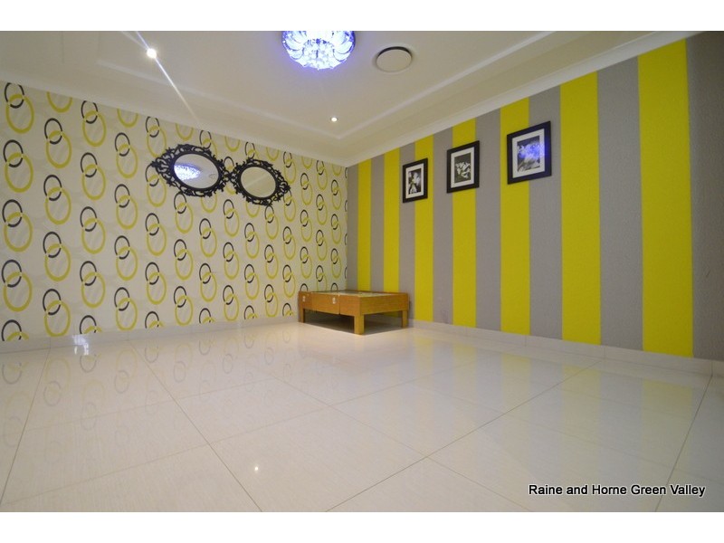 25 William Buckley Drive, Carnes Hill NSW 2171