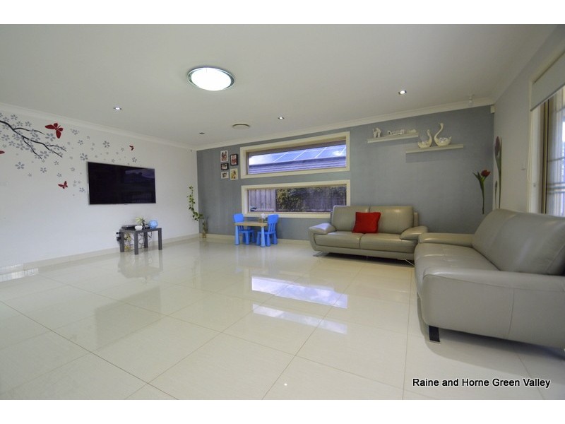 25 William Buckley Drive, Carnes Hill NSW 2171