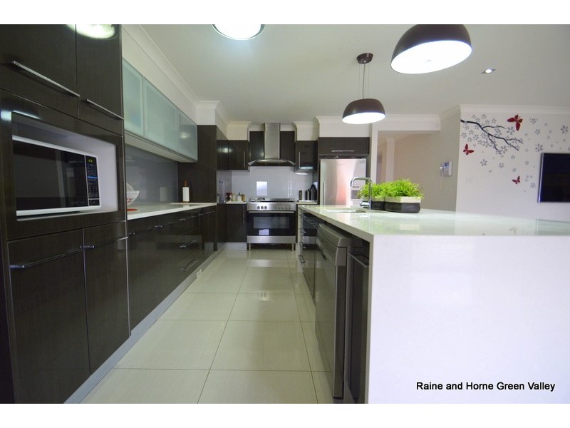 25 William Buckley Drive, Carnes Hill NSW 2171