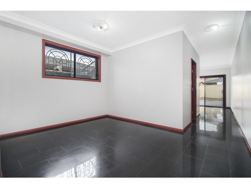 16B The Grove, Fairfield NSW 2165