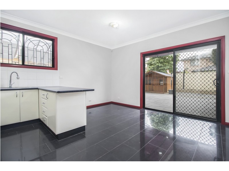 16B The Grove, Fairfield NSW 2165