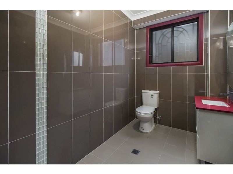 16B The Grove, Fairfield NSW 2165