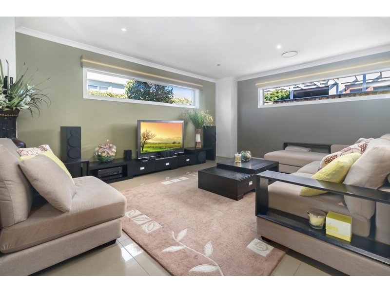 29 Broadbent Avenue, Middleton Grange NSW 2171