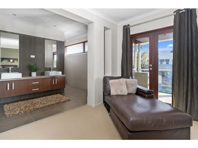 29 Broadbent Avenue, Middleton Grange NSW 2171