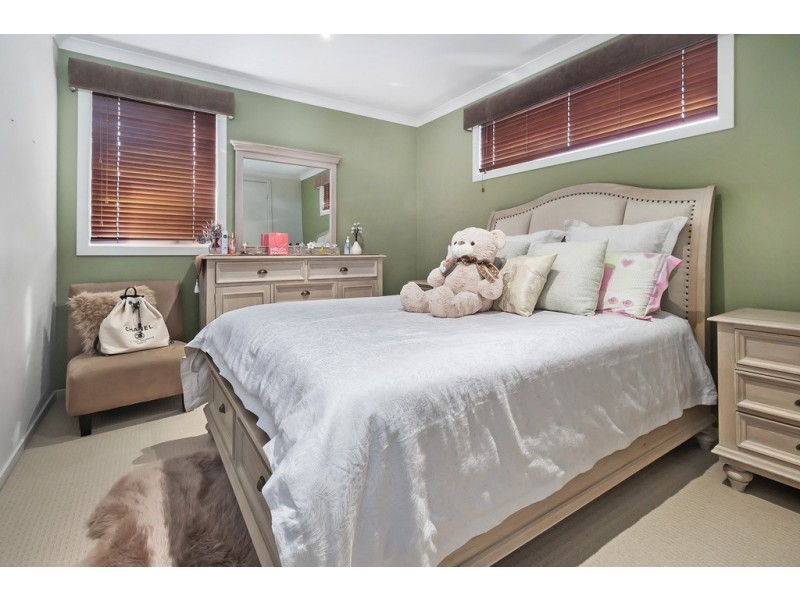 29 Broadbent Avenue, Middleton Grange NSW 2171