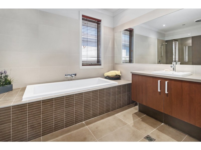 29 Broadbent Avenue, Middleton Grange NSW 2171