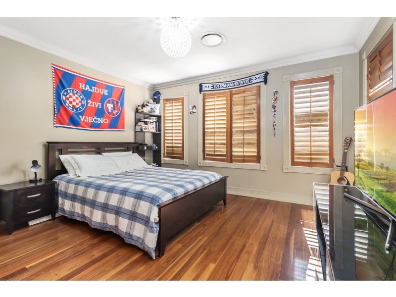 12 Hogan Avenue, Green Valley NSW 2168