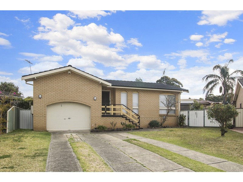 4 Weipa Close, Green Valley NSW 2168