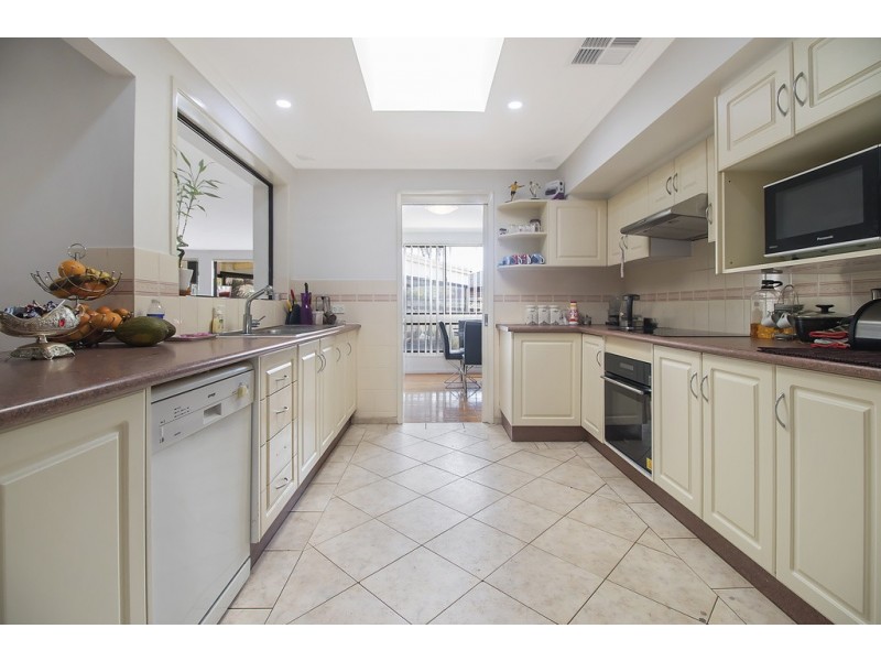 4 Weipa Close, Green Valley NSW 2168