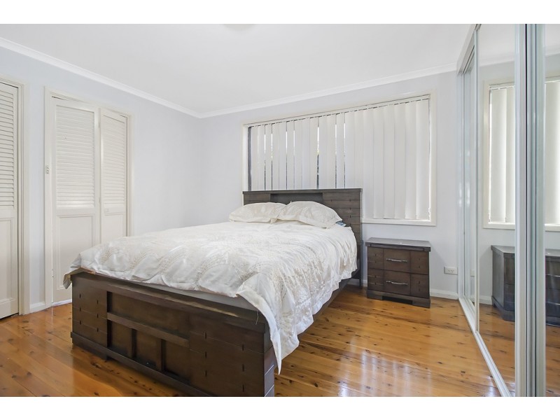 4 Weipa Close, Green Valley NSW 2168