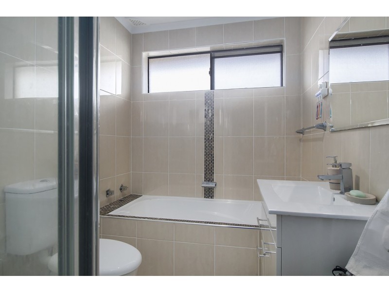 4 Weipa Close, Green Valley NSW 2168