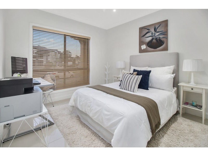 2B Harraden Drive, West Hoxton NSW 2171