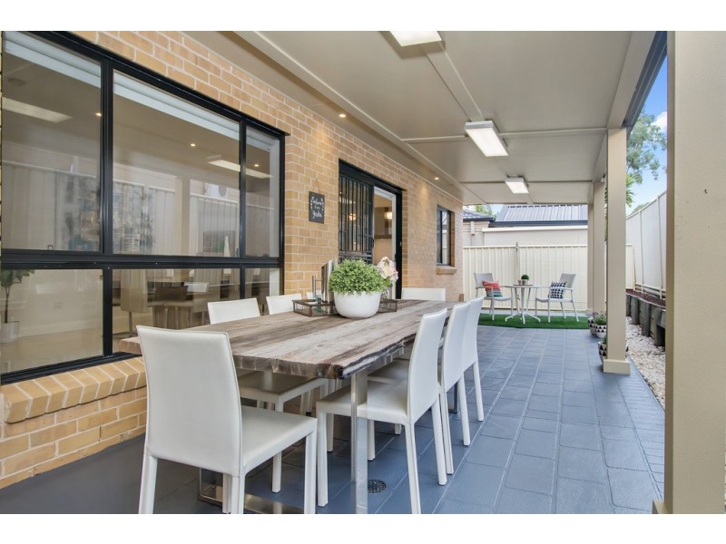 2B Harraden Drive, West Hoxton NSW 2171