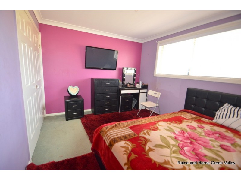 23 Croker Place, Green Valley NSW 2168