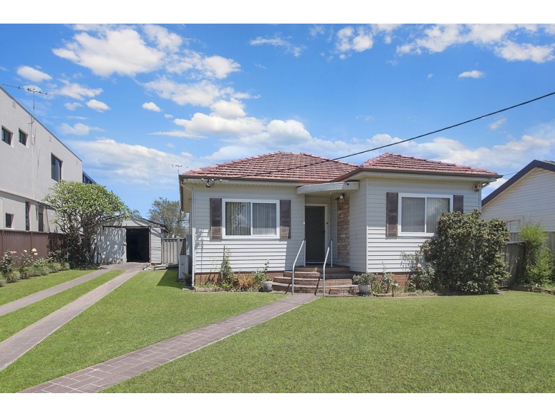 3 Richardson Street, Fairfield NSW 2165