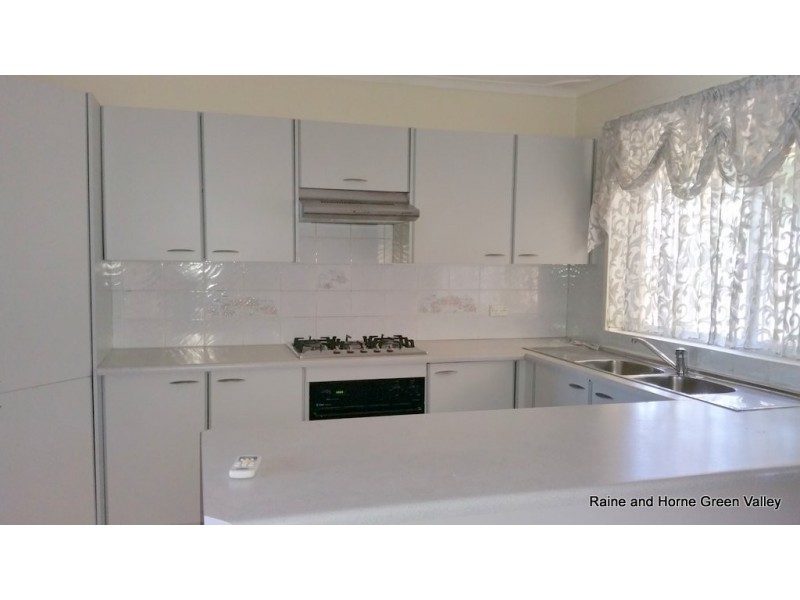 101A Oliveri Crescent, Green Valley NSW 2168