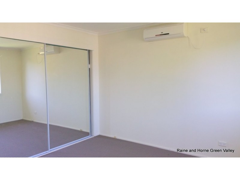 101A Oliveri Crescent, Green Valley NSW 2168