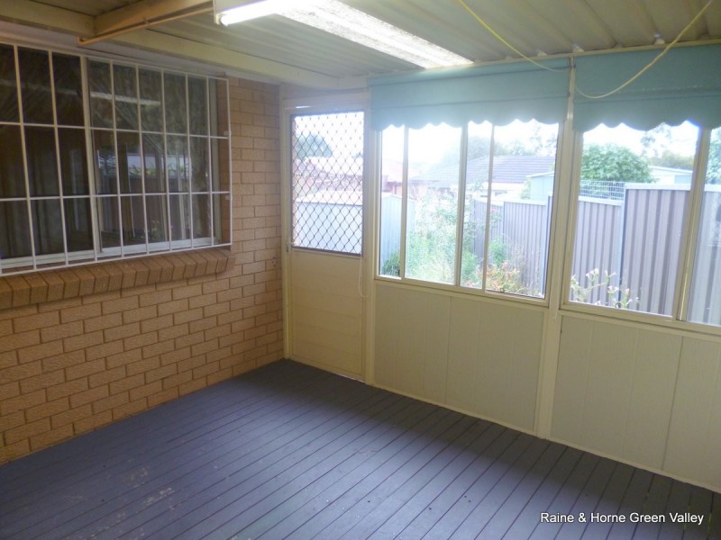 101A Oliveri Crescent, Green Valley NSW 2168