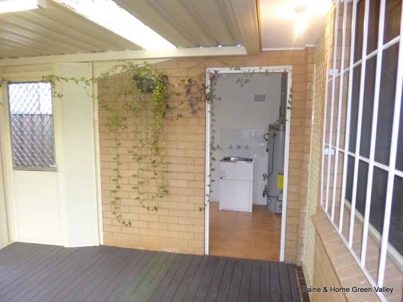 101A Oliveri Crescent, Green Valley NSW 2168