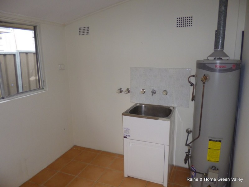 101A Oliveri Crescent, Green Valley NSW 2168