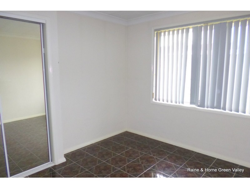 32 Sea Eagle Crescent, Green Valley NSW 2168