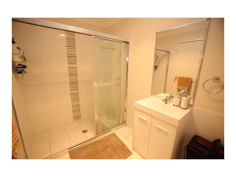 8 Hargrave Avenue, Middleton Grange NSW 2171