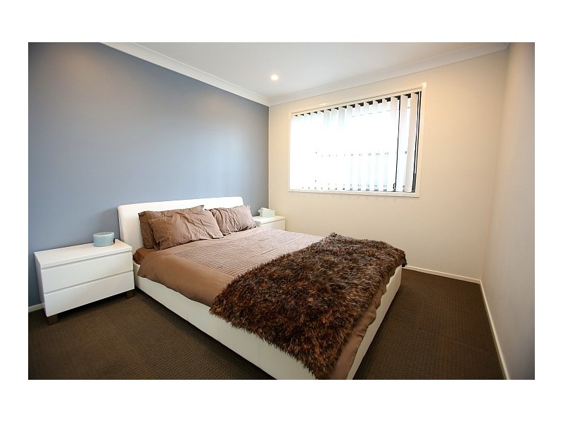 8 Hargrave Avenue, Middleton Grange NSW 2171