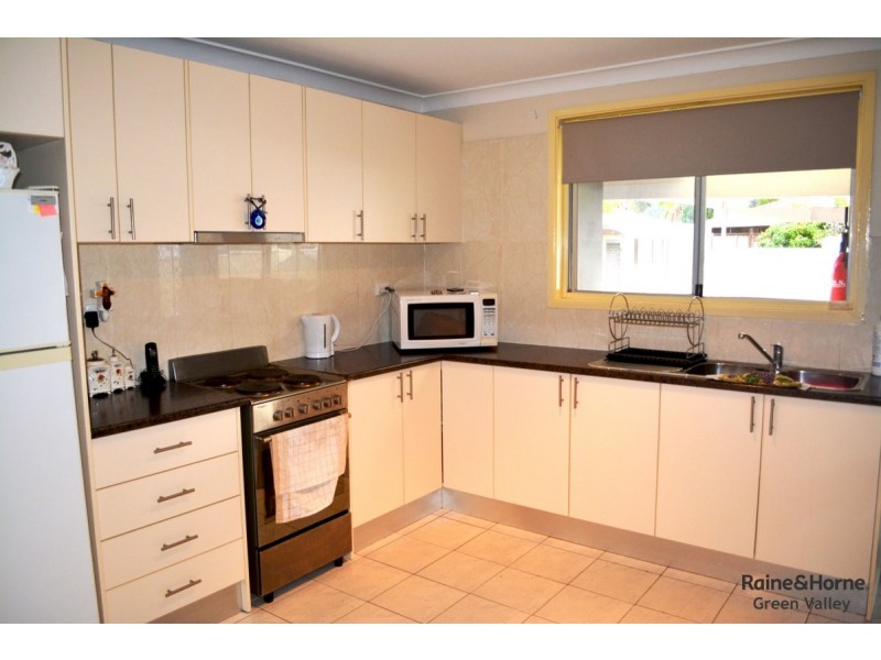 15 Pilliga Crescent, Bossley Park NSW 2176