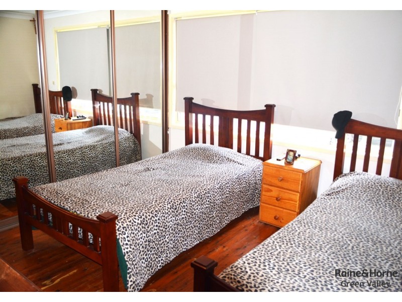 15 Pilliga Crescent, Bossley Park NSW 2176