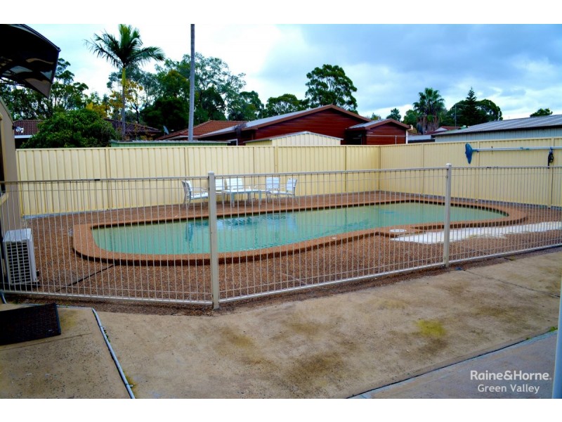 15 Pilliga Crescent, Bossley Park NSW 2176