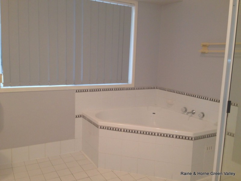 12 Ara Place, Hinchinbrook NSW 2168