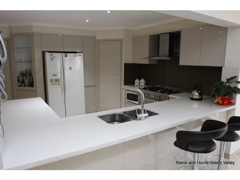 2 Lyon Place, Cecil Hills NSW 2171