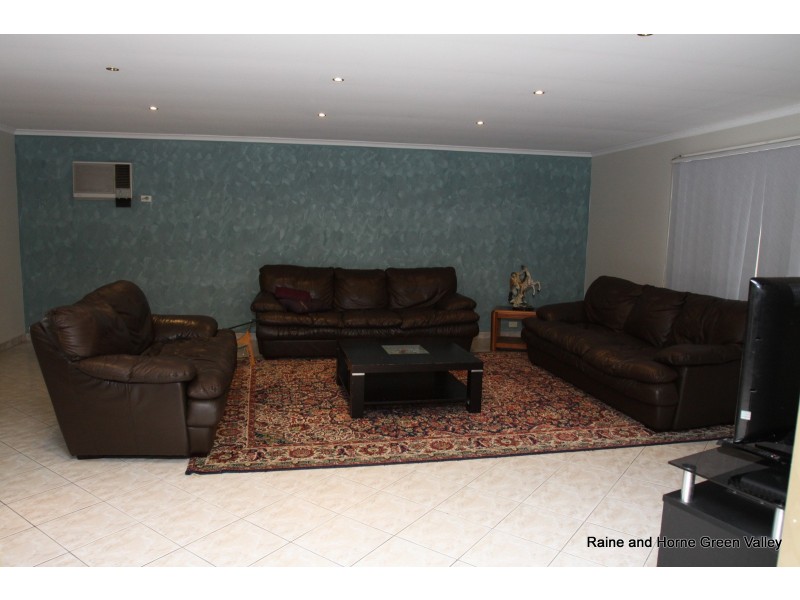 2 Lyon Place, Cecil Hills NSW 2171