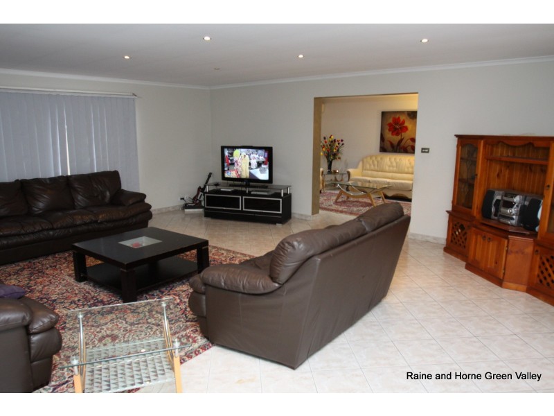 2 Lyon Place, Cecil Hills NSW 2171