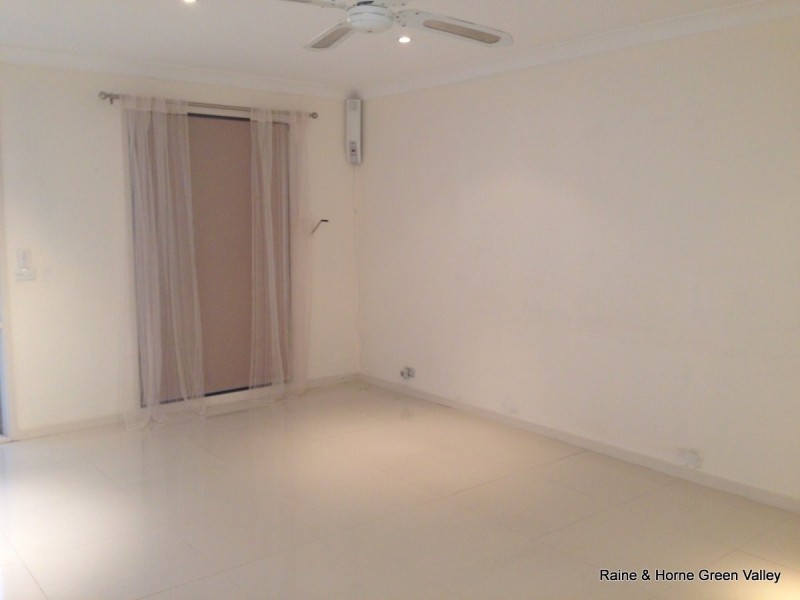 69 Mannow Avenue, West Hoxton NSW 2171