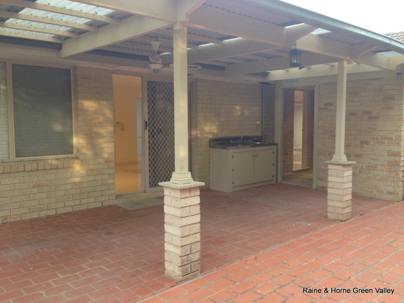 69 Mannow Avenue, West Hoxton NSW 2171