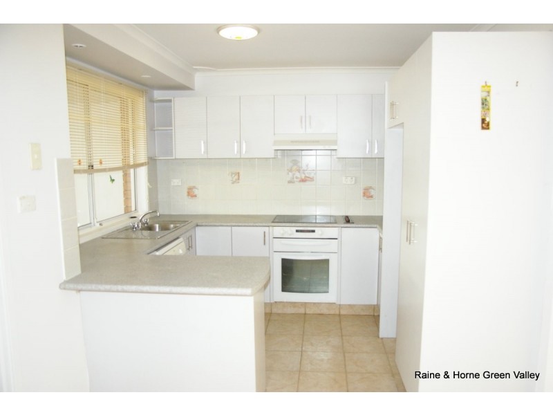 7 Guyra Close, Bossley Park NSW 2176