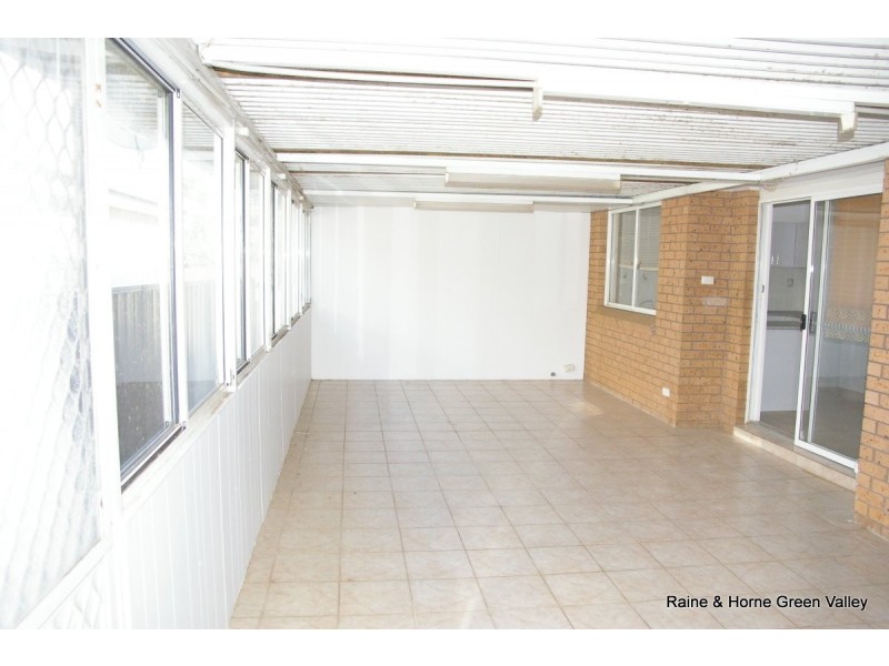 7 Guyra Close, Bossley Park NSW 2176