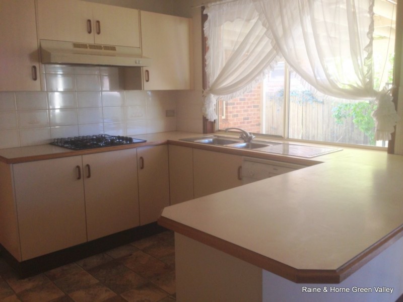 5 Brolga Crescent, Green Valley NSW 2168